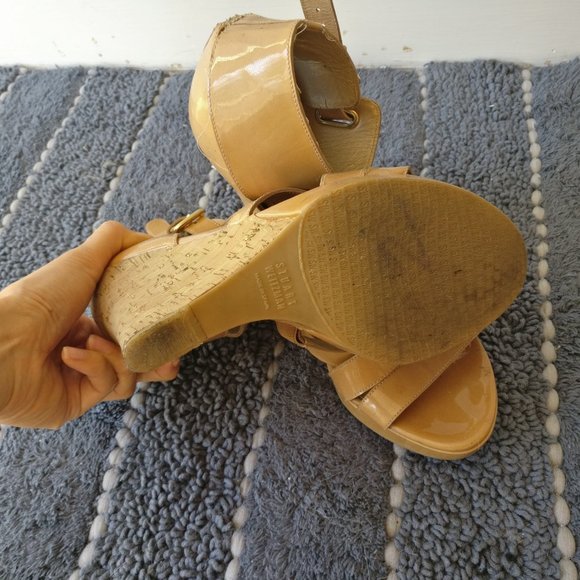 Stuart Weitzman Nude Patent Leather Sandals - Picture 4 of 6